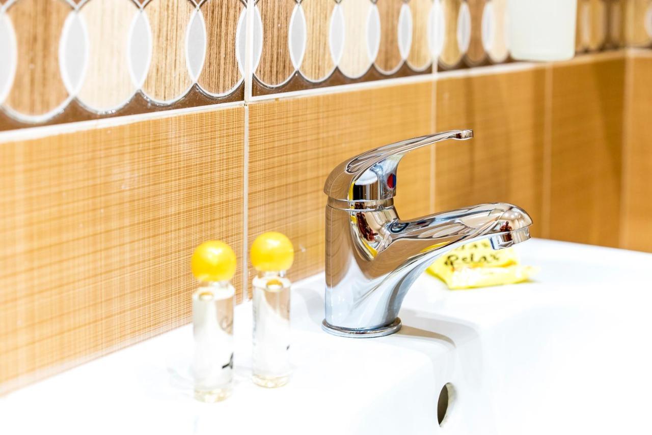 Apartments In Hotel Admiral Plaza Pantai Sunny Luaran gambar